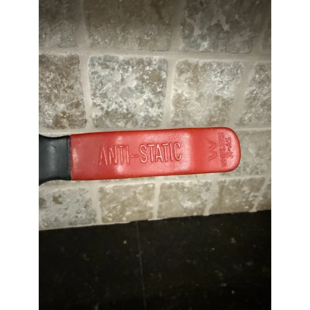 Whirlers Anti Static Brush 31-AS Black Red Handle Ball Tip‎